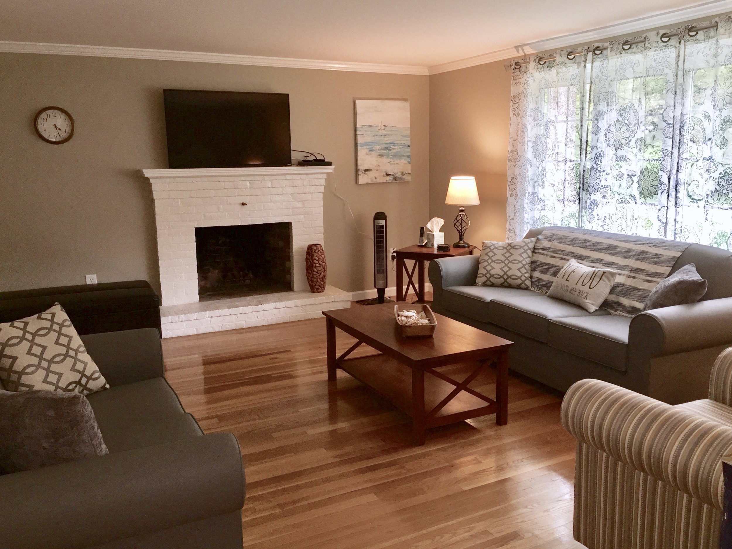 This End Up Living Room Set Up