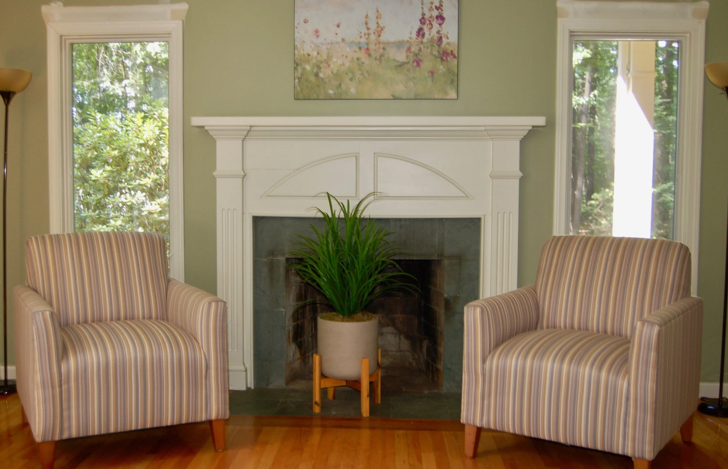 Larchmont Straight Arm Chair