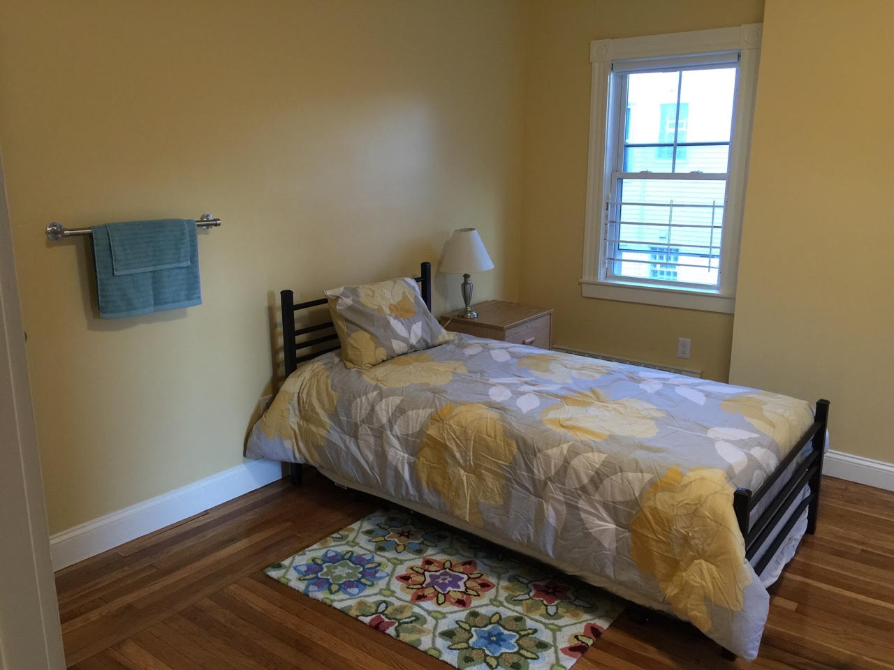 Empire bed