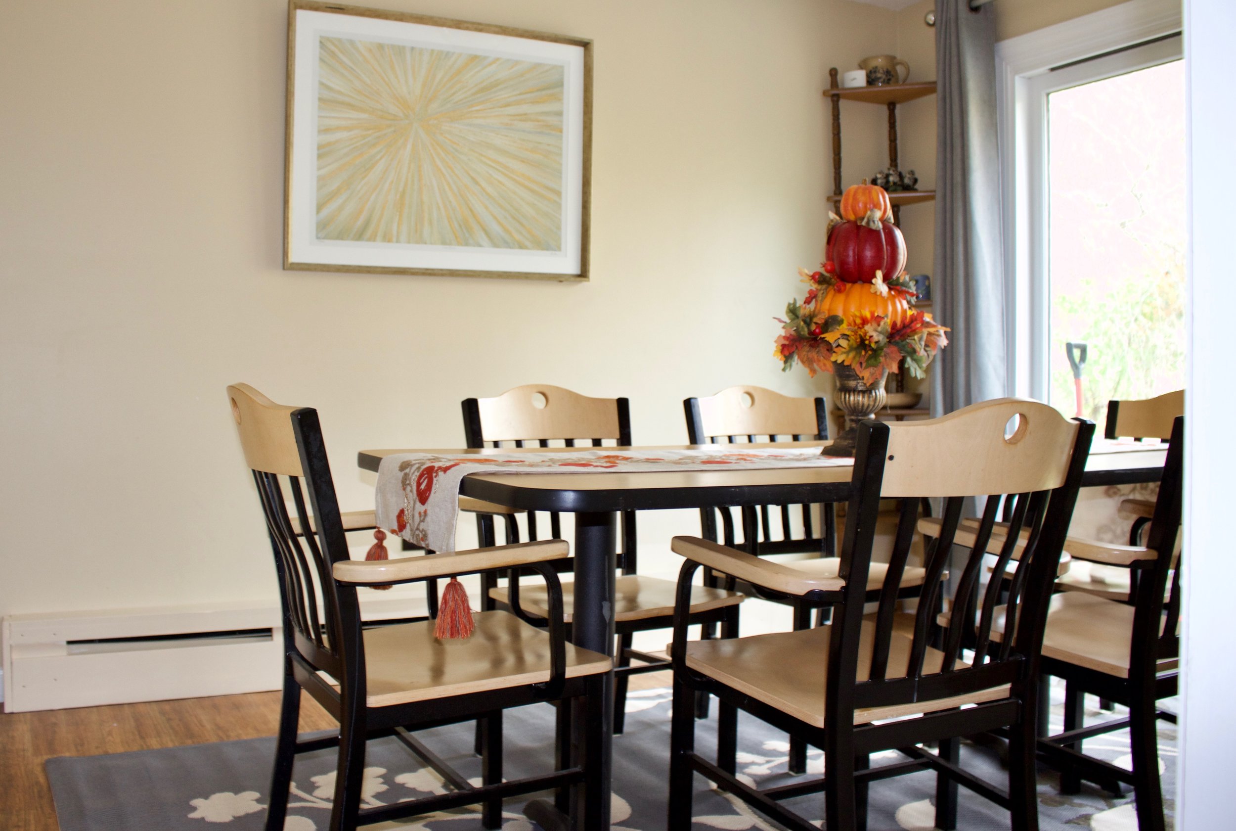 INwood Dining Chairs with laminate top/Metal leg table