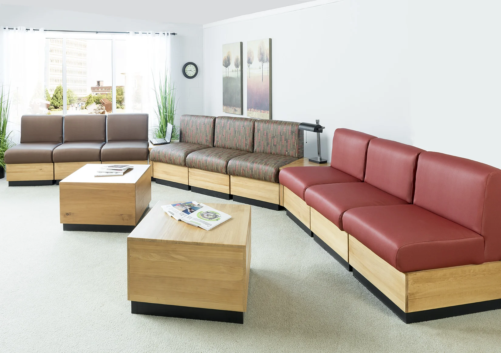 COntract Modular chairs and tables
