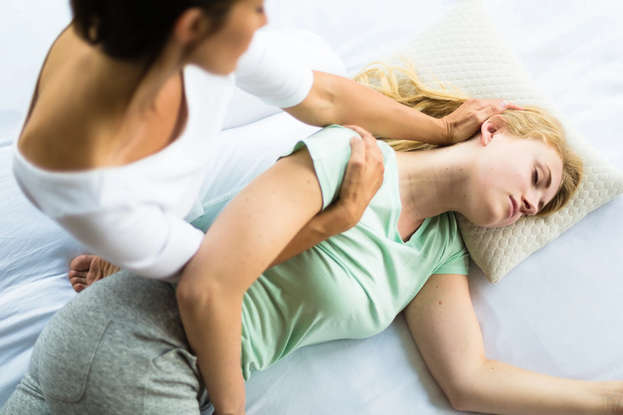 Shiatsu_Massage_Carola_Bass_(c)_Paul_Henschel-7331.jpg