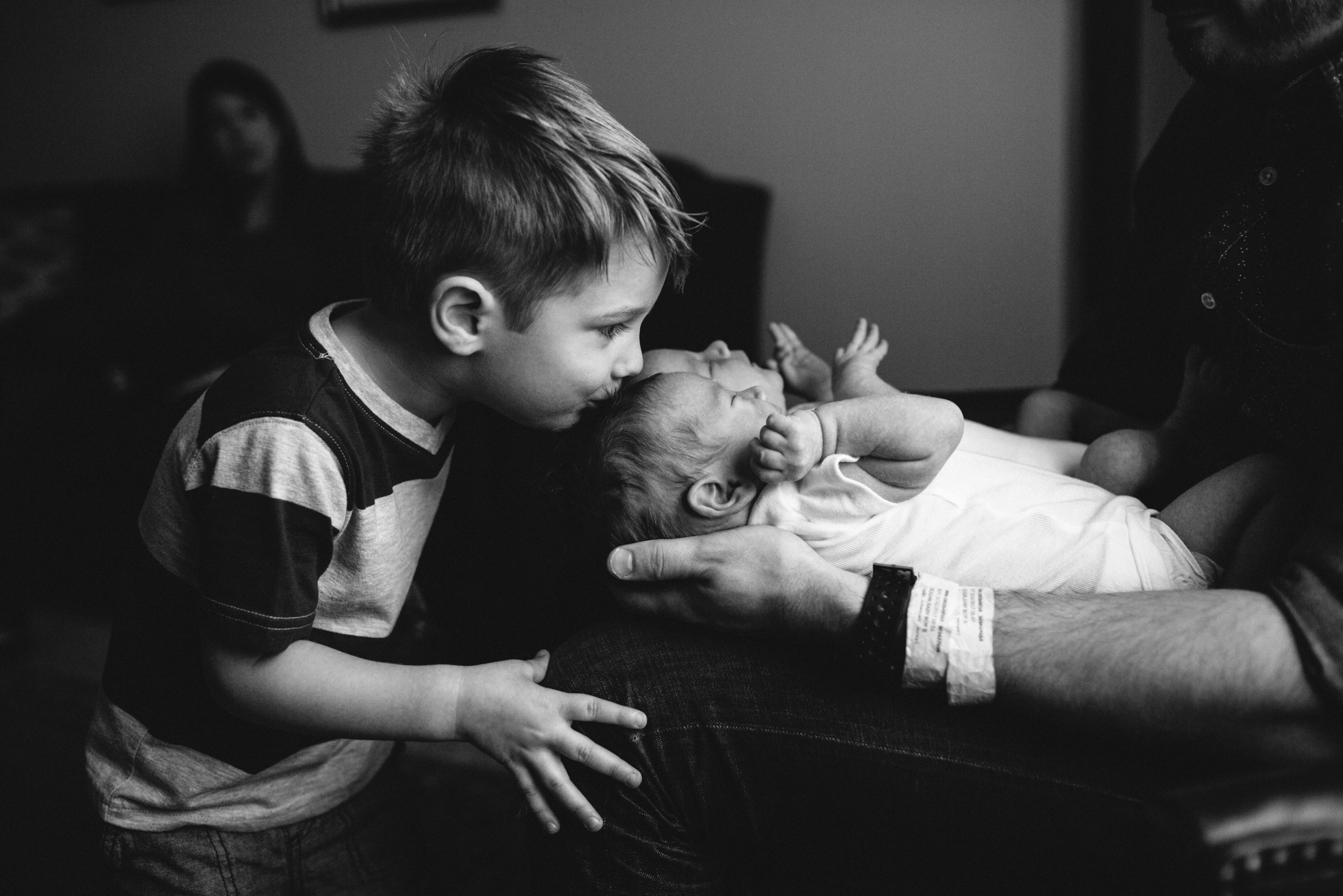 newborn_twins_6_17_web-123.jpg