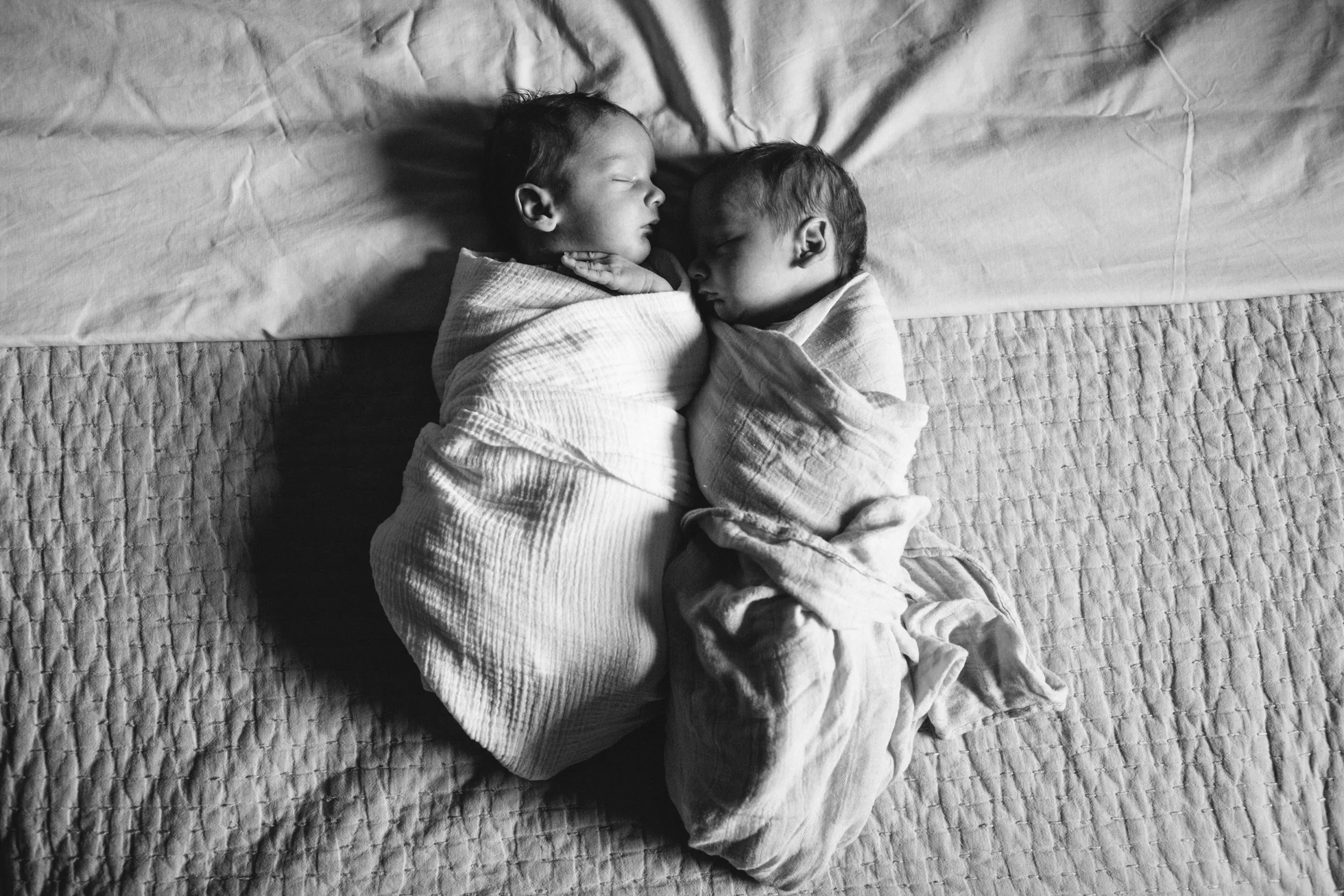 newborn_twins_6_17_web-196.jpg