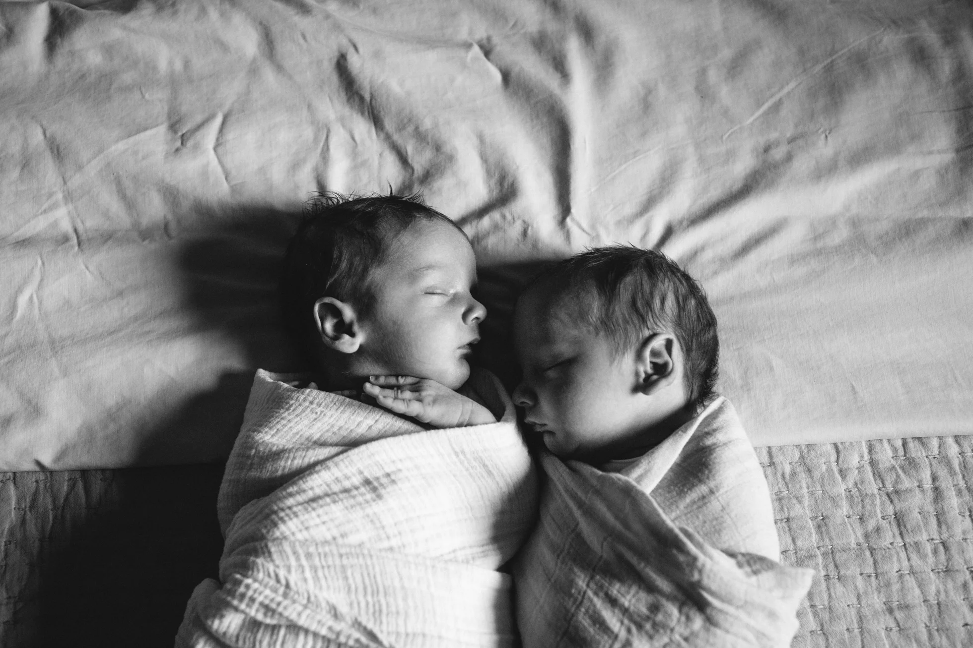 newborn_twins_6_17_web-197.jpg