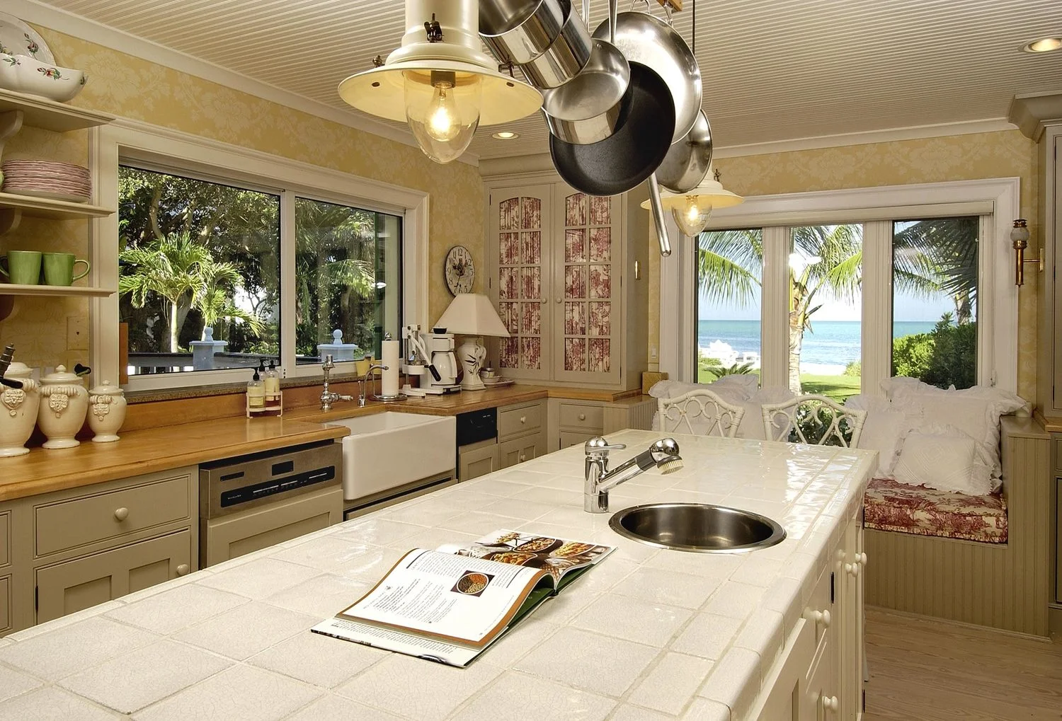 1161-Kitch-4.jpg