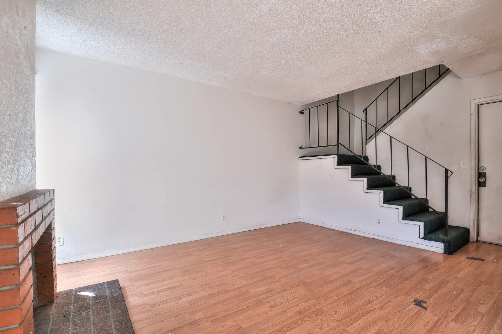 01_f8__720_Dempsey_Road_03282018_001_mls.jpg