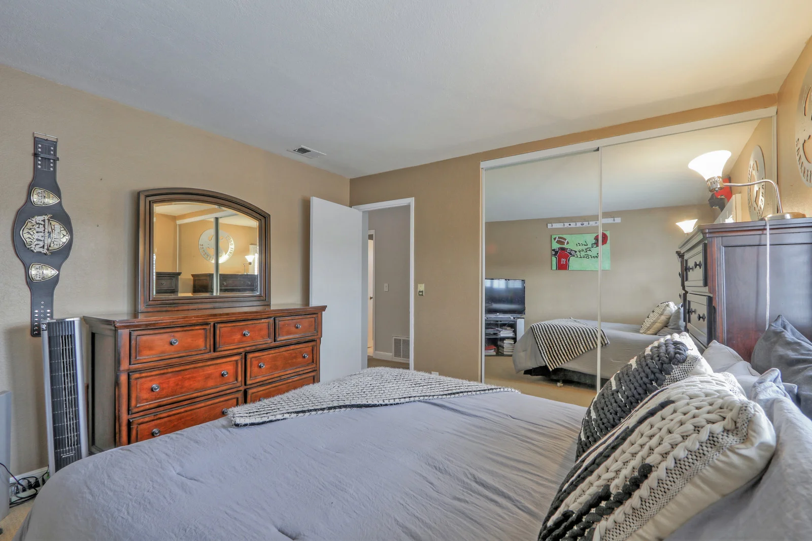 28_F83017_Linburn_Ct28_mls.jpg