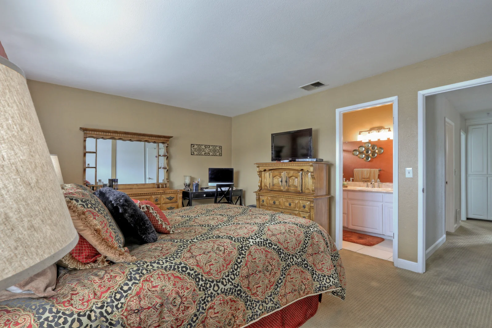 30_F83017_Linburn_Ct30_mls.jpg