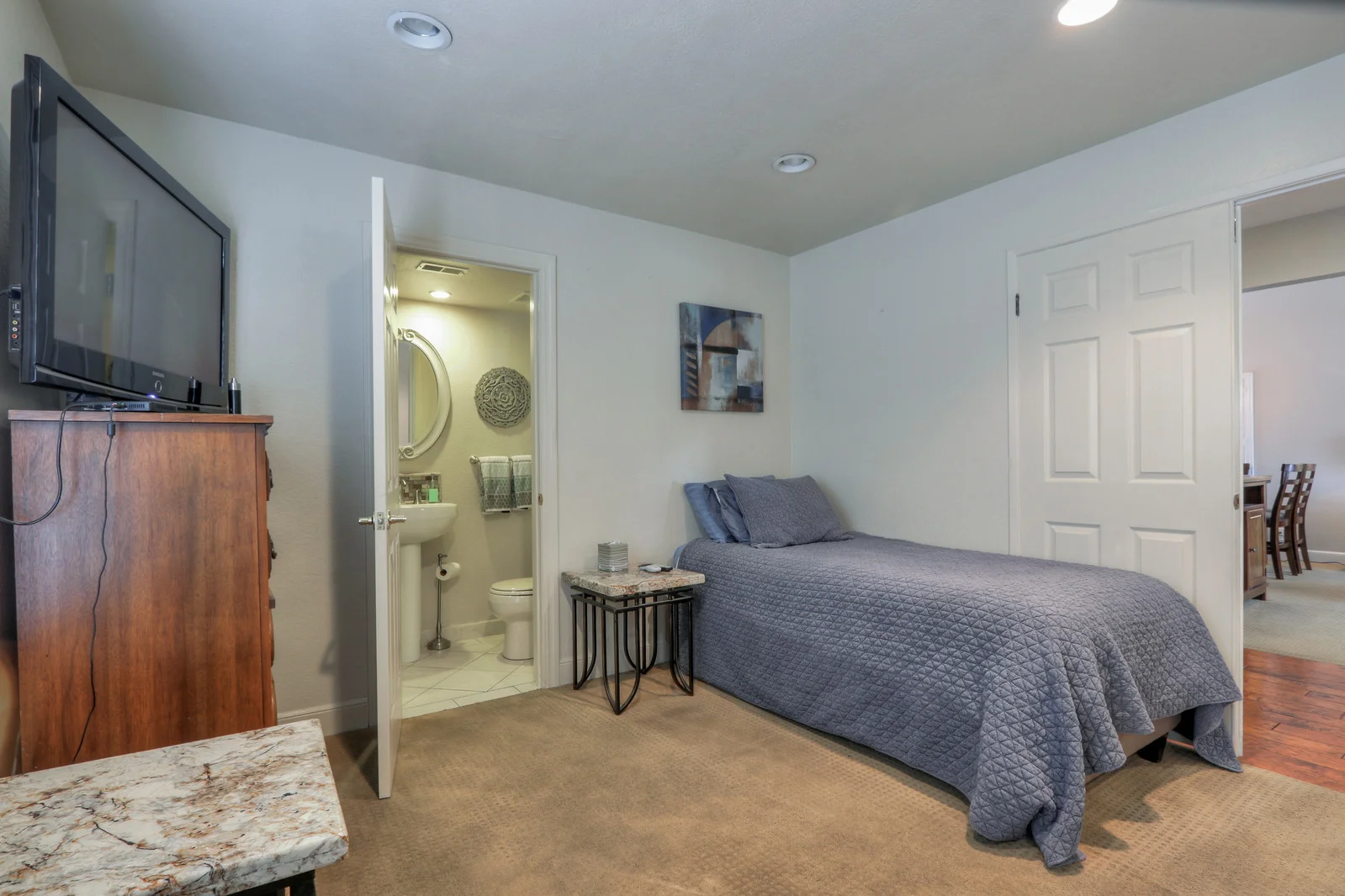 23_F83017_Linburn_Ct23_mls.jpg