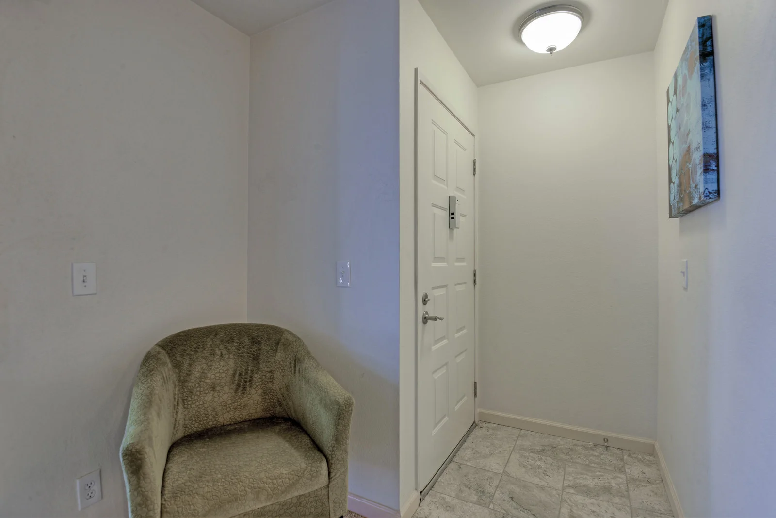 03_F81055_N_Capitol_Ave14_mls.jpg