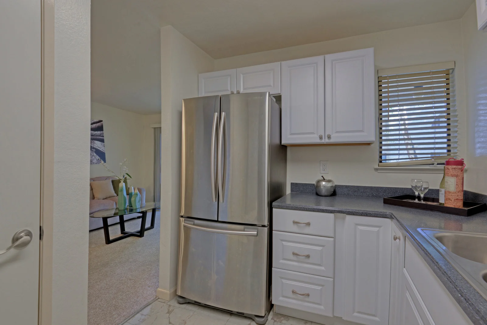 09_F81055_N_Capitol_Ave9_mls.jpg