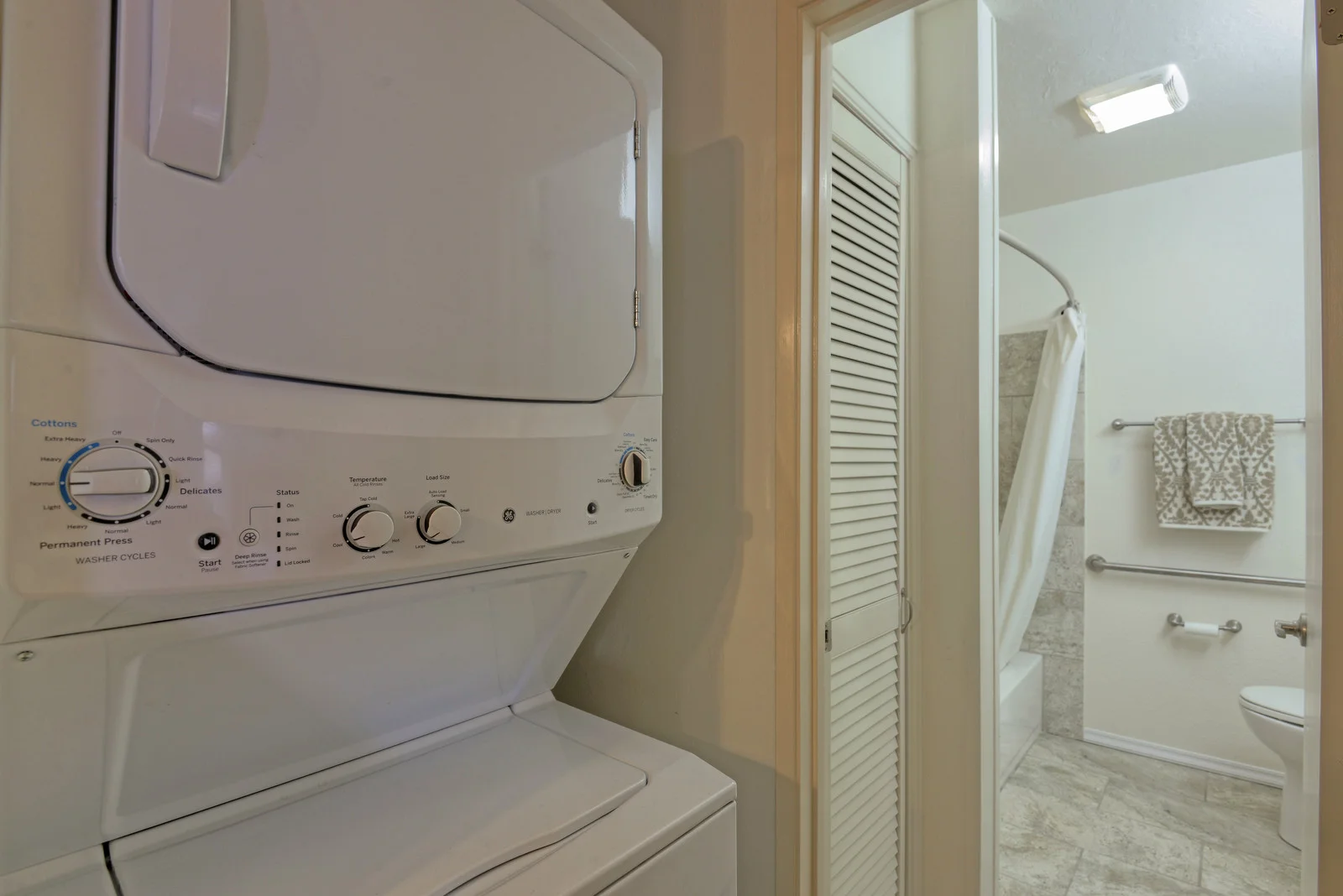 22_F81055_N_Capitol_Ave22_mls.jpg