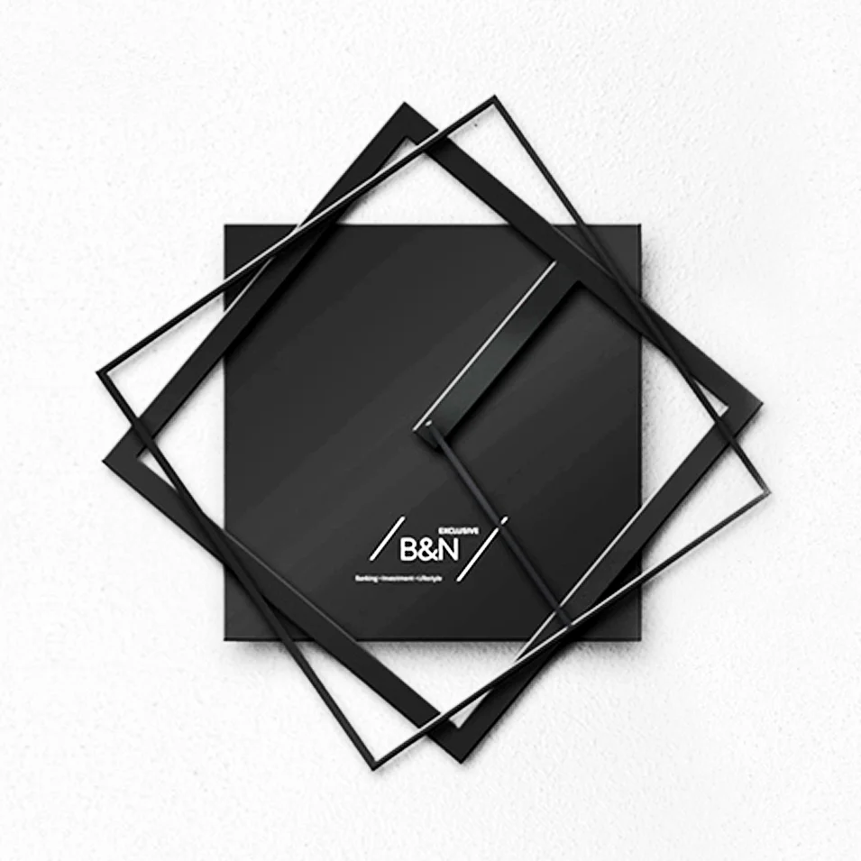 portfolio_b&n_clock_enter.jpg