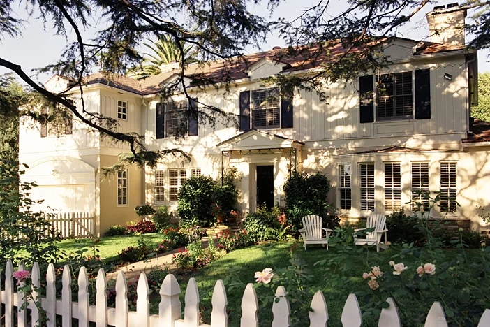 Kurtzman-Frontyard perspective.JPG