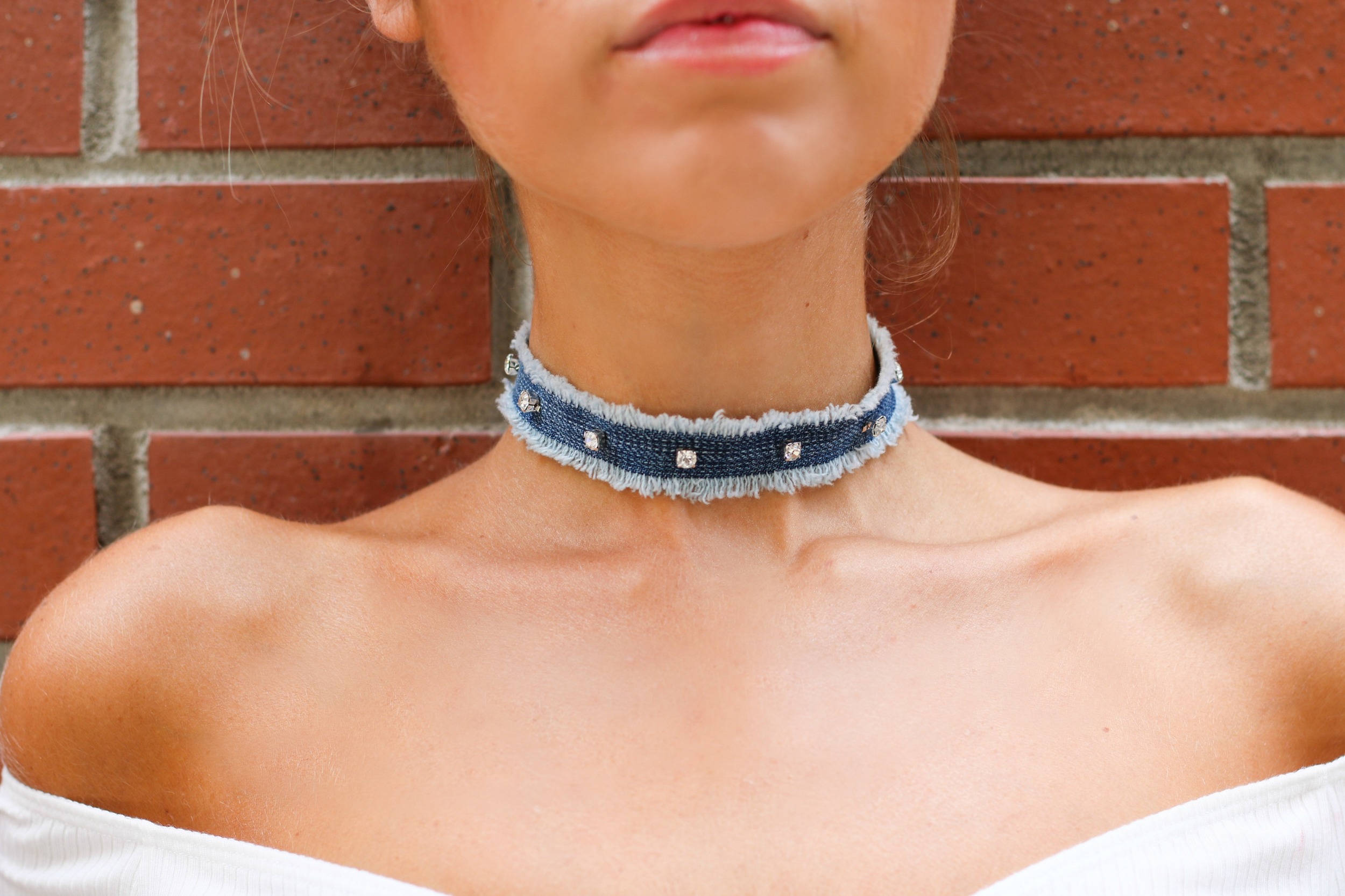 CHARLOTTE BICKLEY YIN 2MY YANG SISTER BLOGGER CHOKER POST
