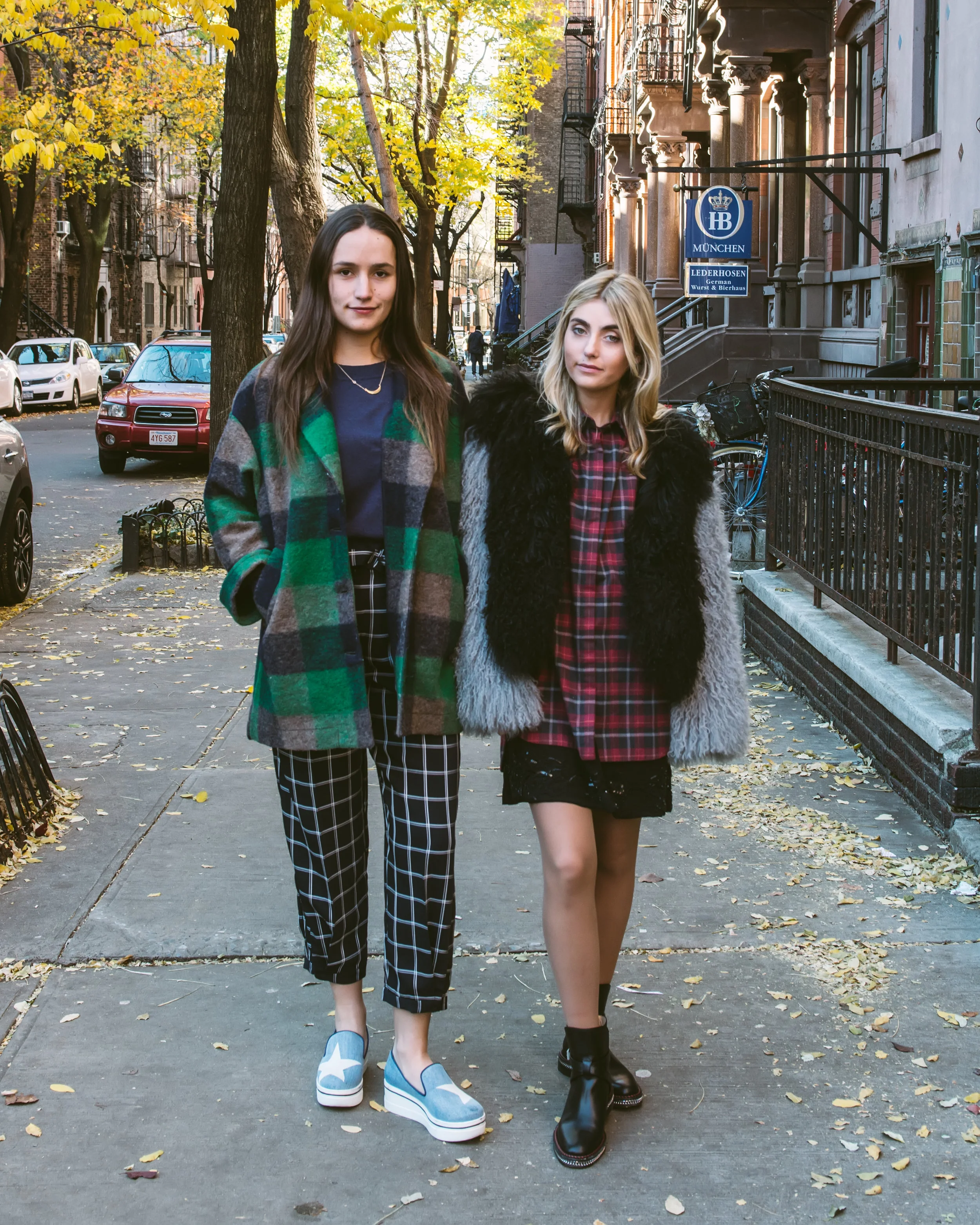 SOPHIE AND CHARLOTTE BICKLEY YIN 2MY YANG SISTER FASHION BLOGGERS PLAID POST