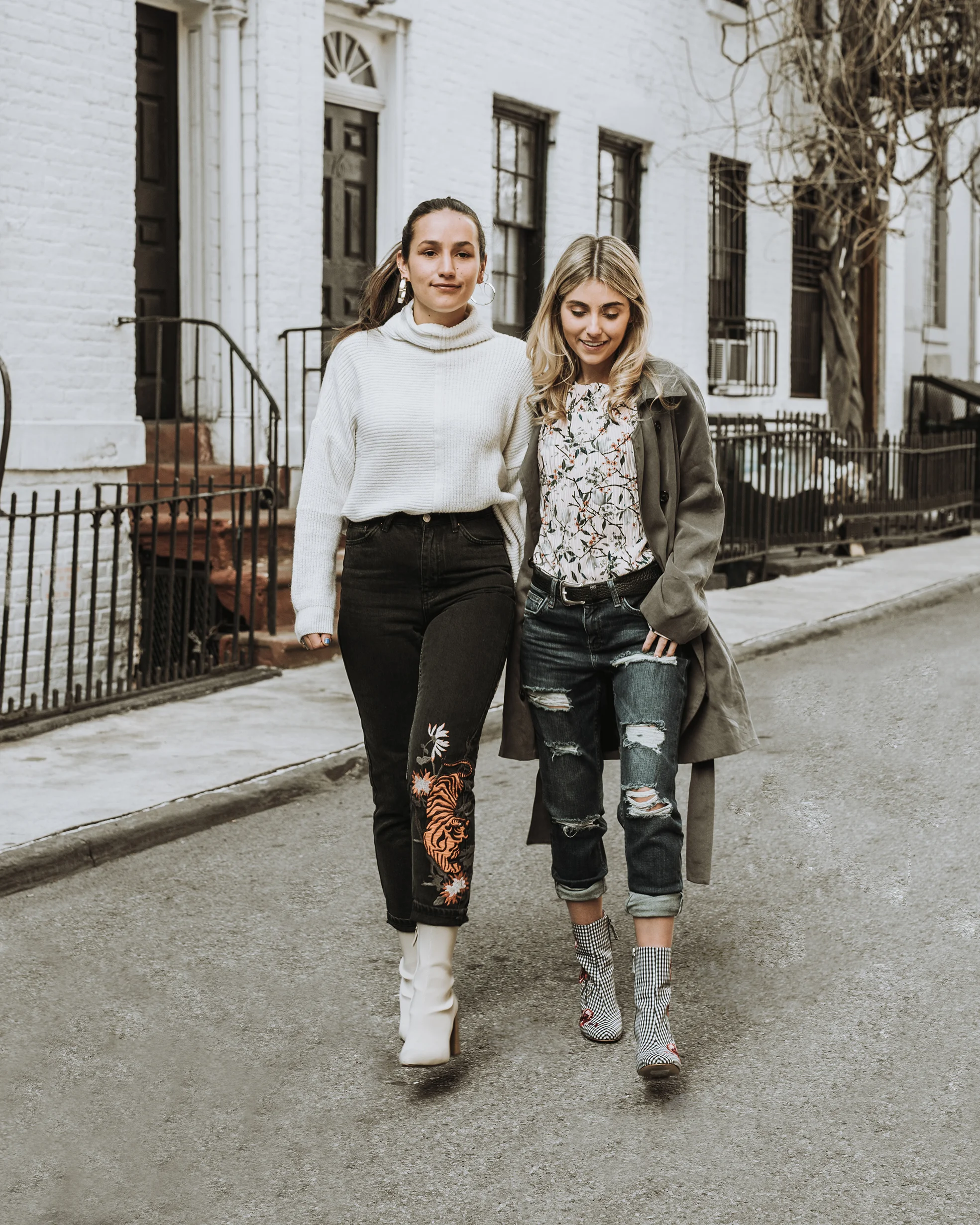 SOPHIE & CHARLOTTE BICKLEY YIN 2MY YANG SISTER FASHION BLOGGERS TOPSHOP DENIM POST
