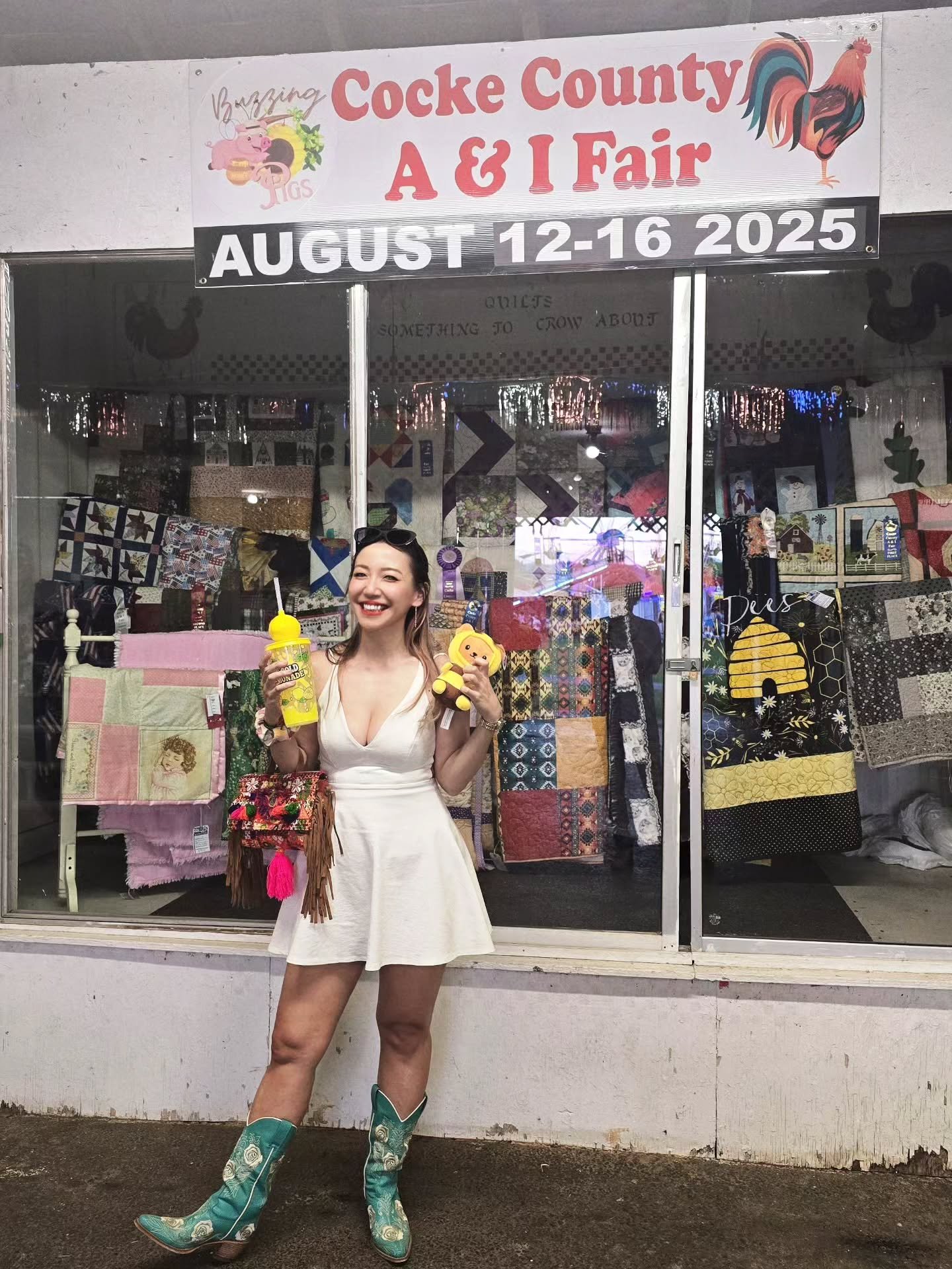 🐓🧸🎠Cocke County A &amp; I Fair 🎡🐑🥤

Giant $10 lemonade 🍋 &amp; 🧸 from playing 🎯 made me feel like I was 10 again 😜 aaand got to watch amazing @bluehighwayband 🪕🎶

Happy Sunday everyone!!😘🫶❤️

#cockecounty #tennessee #countyfair #lemonad