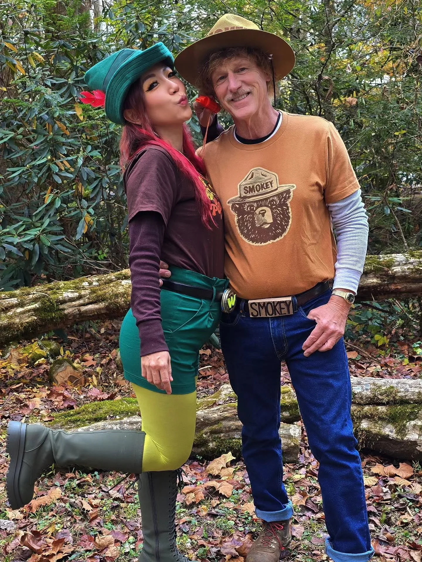 🎃Happy Halloween from Smokey Mountains⛰️

🐻ONLY YOU 
🦉Give a hoot! Don't pollute!

#happyhalloween #smokeythebear #woodsyowl #smokeymountains #Gatlinburg #Tennessee #fall  #RichardBennett #fiddlingleona