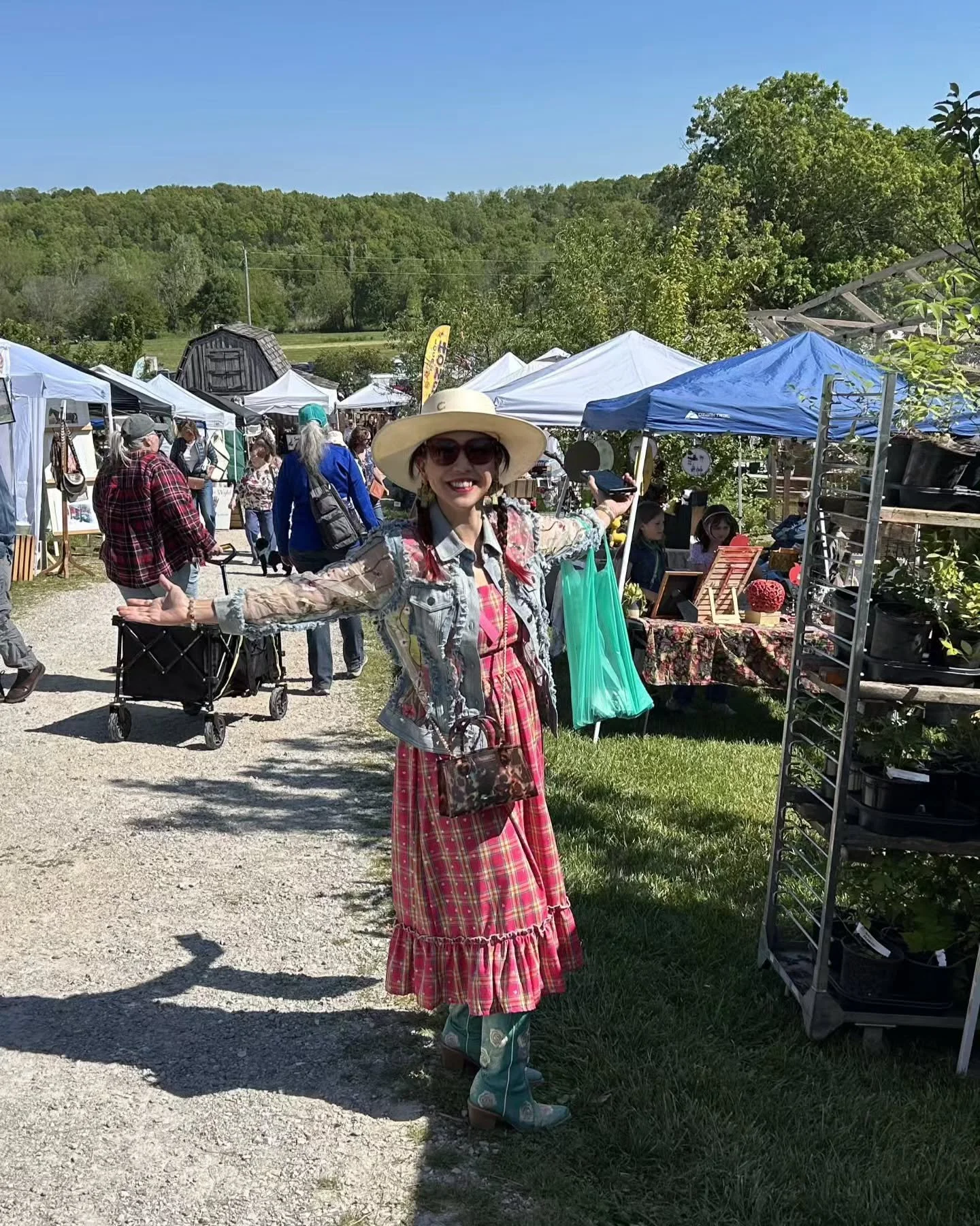 🐻🦝🐈🫑🍅🥒🥦🥬
Animal kingdom May 26

#smokeymountains #田舎暮らし #fiddlingleona