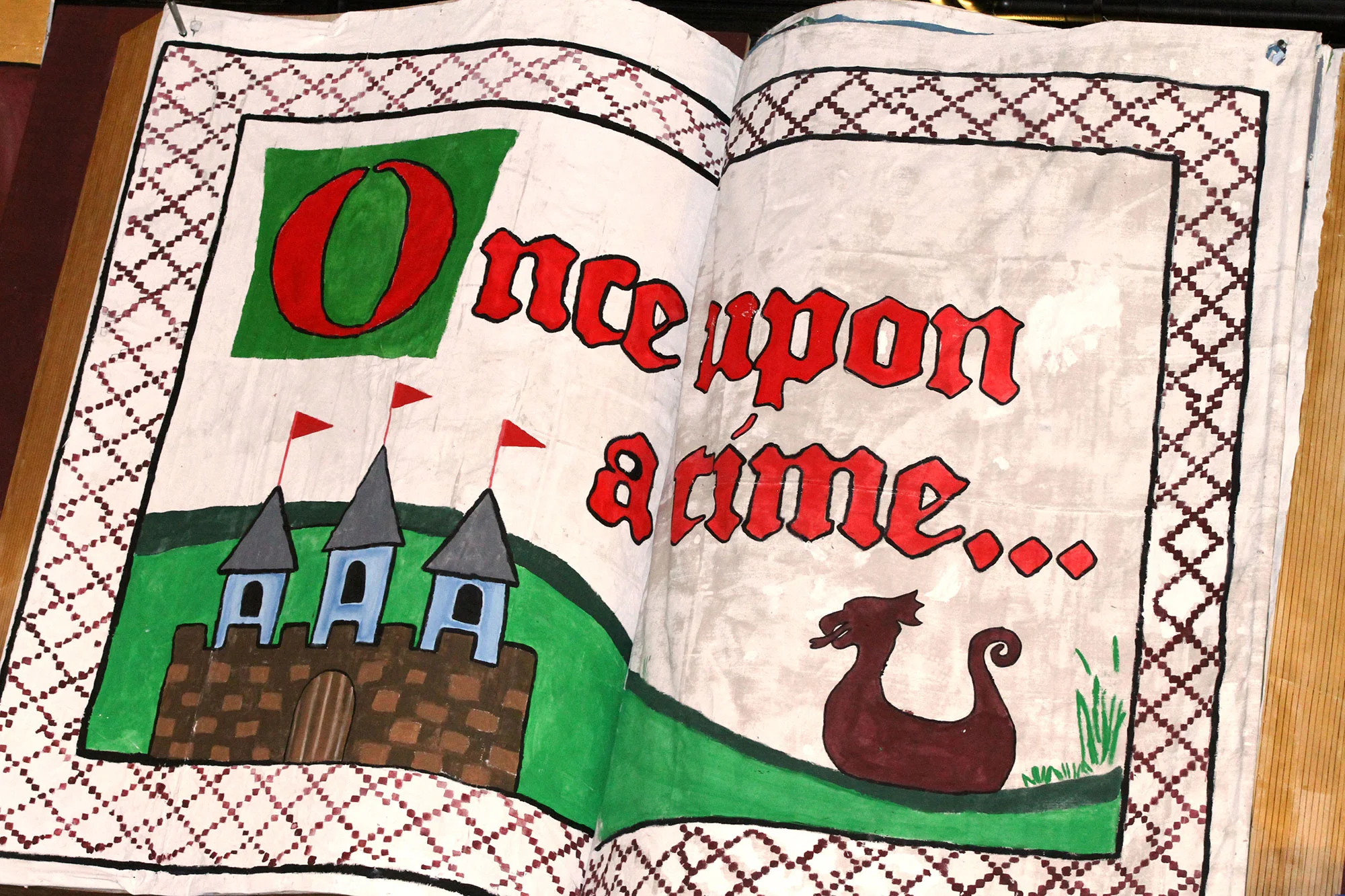  One of multiple page designs which changed throughout the show. 