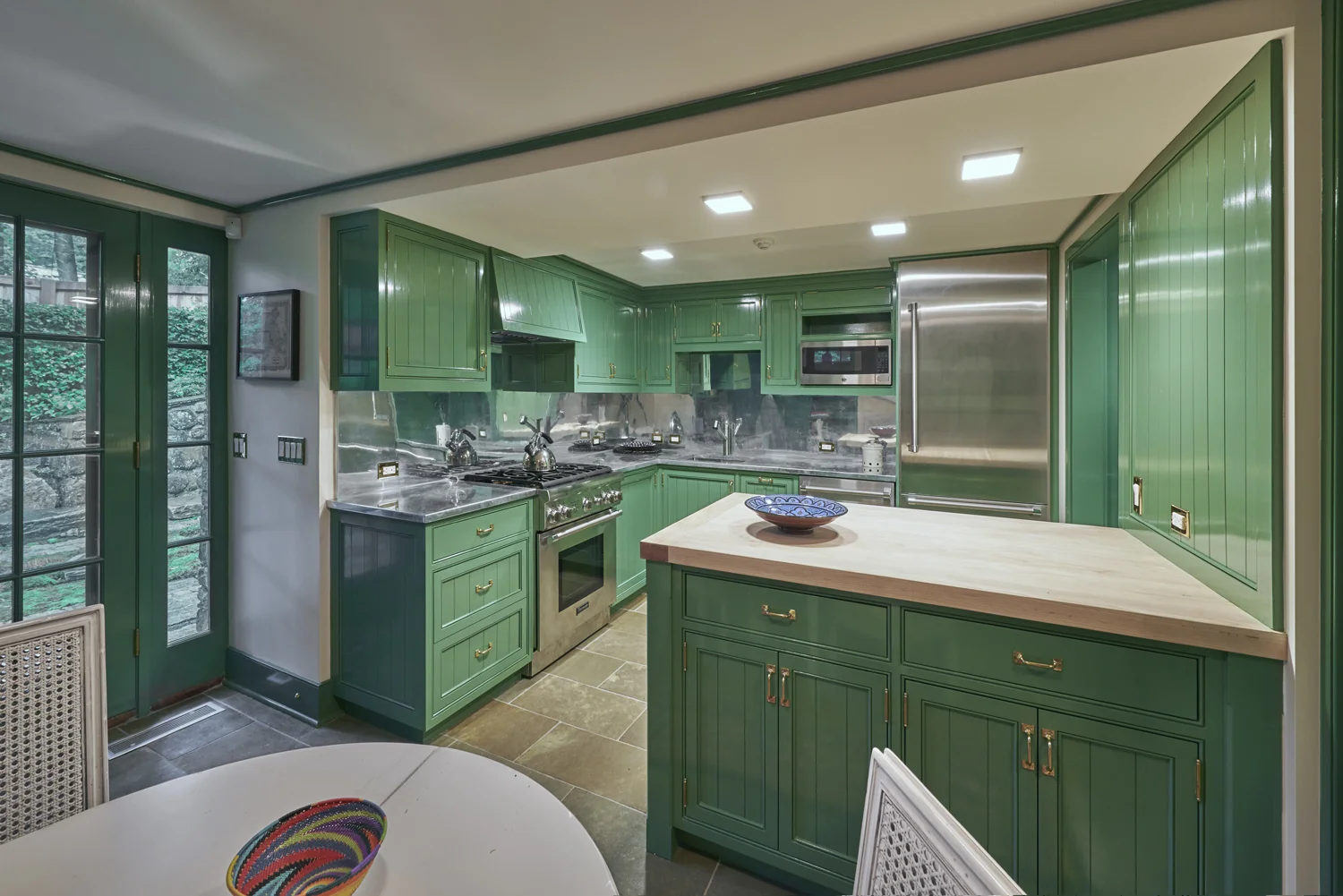 Guesthouse-04-paneled-kitchen-ct-w copy.jpg