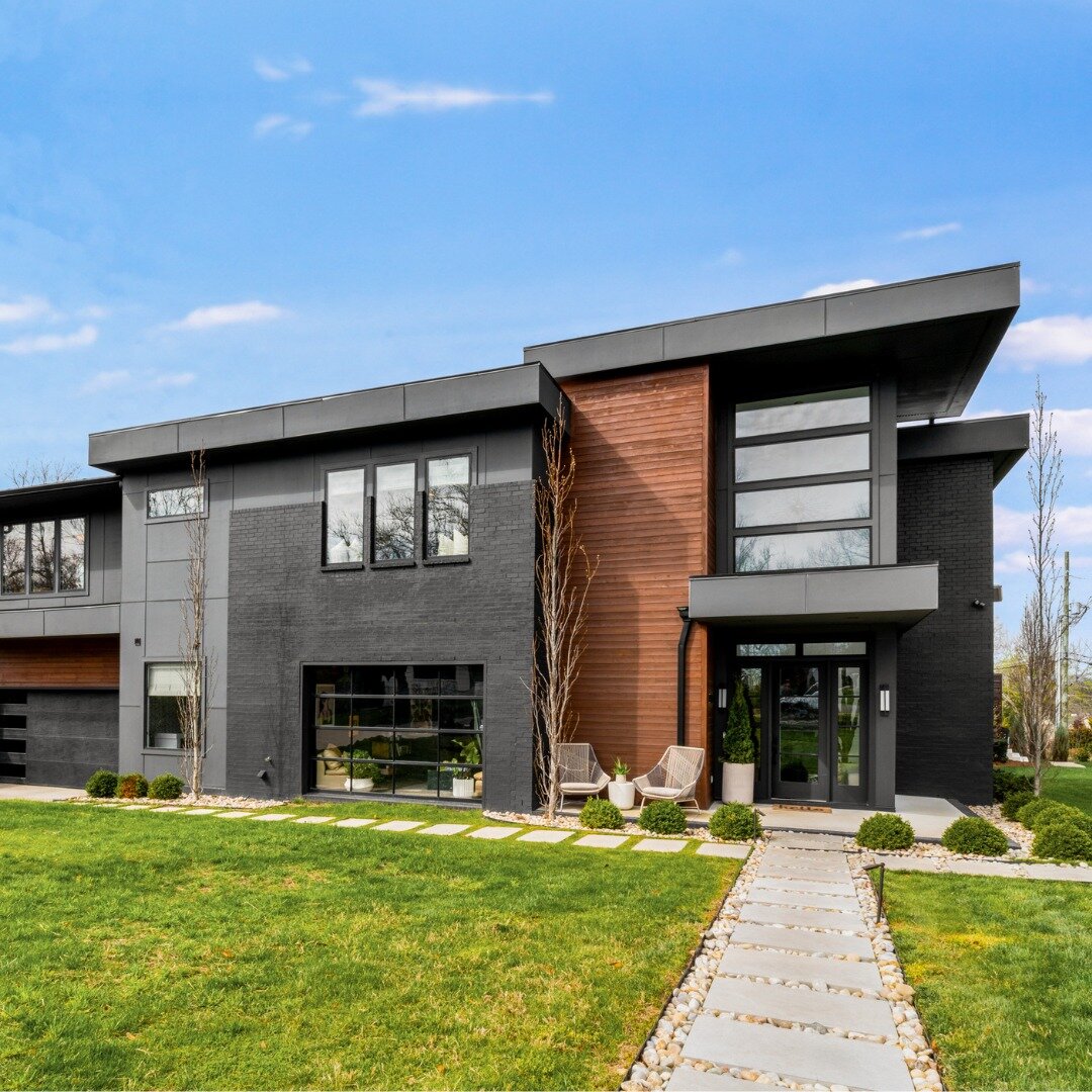 Our Corner Lightbox home in Green Hills didn't stay on the market long!

Former home to Nashville icon @marylawlesslee, this architectural design is one-of-a-kind. The bold movements of this exterior creates an effortlessly magnetic relationship betw