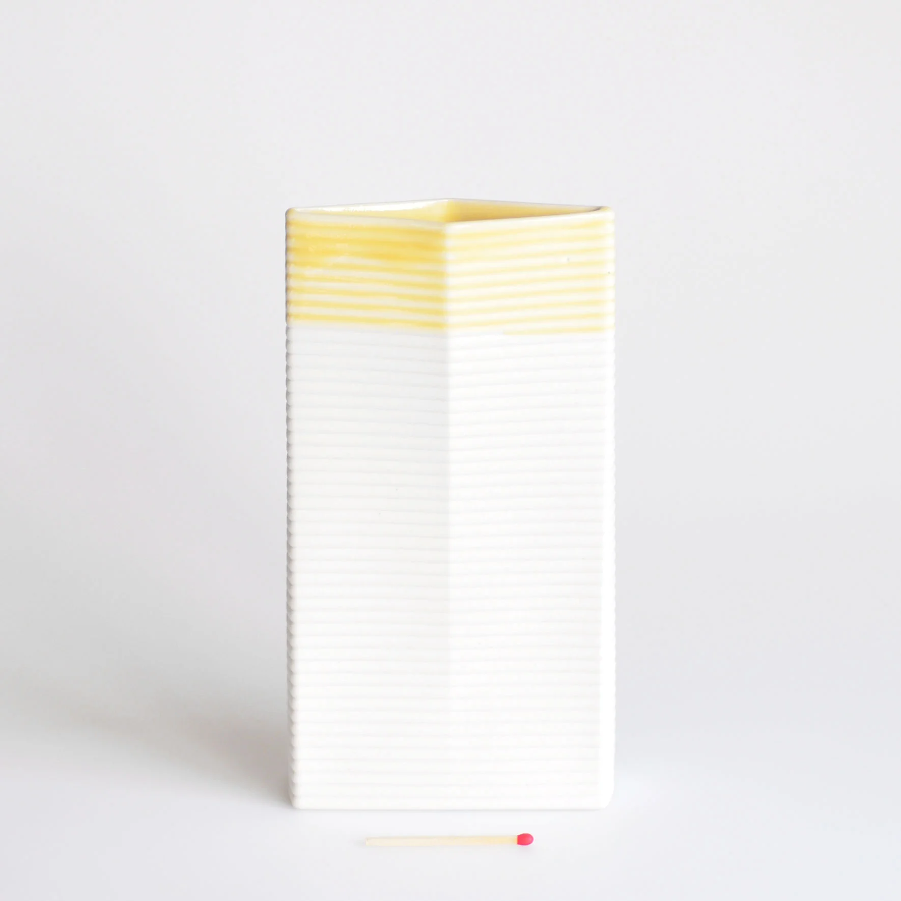 backler-ceramics-conflux-2to1-vase-yellow-scale.jpg