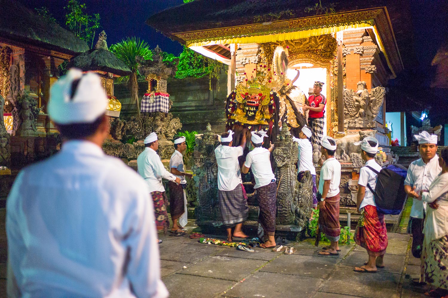 The Barong heading 'home'