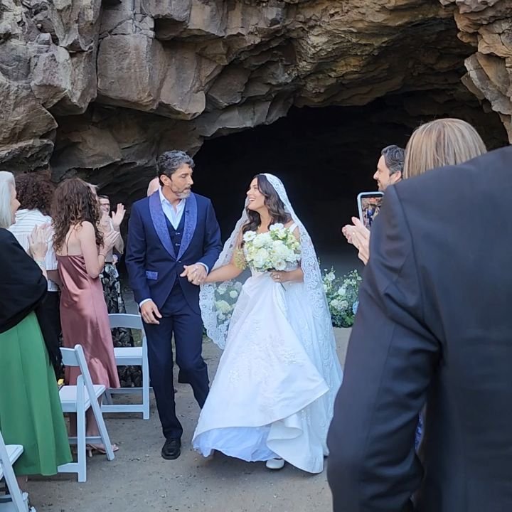 One year ago! Congratulations to Jacob and Katie @lovethemullins. We were honored to be a part of yours! 🥰