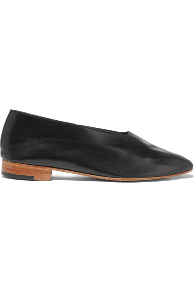 GLOVE LEATHER PUMP in black $410 / Net-a-Porter