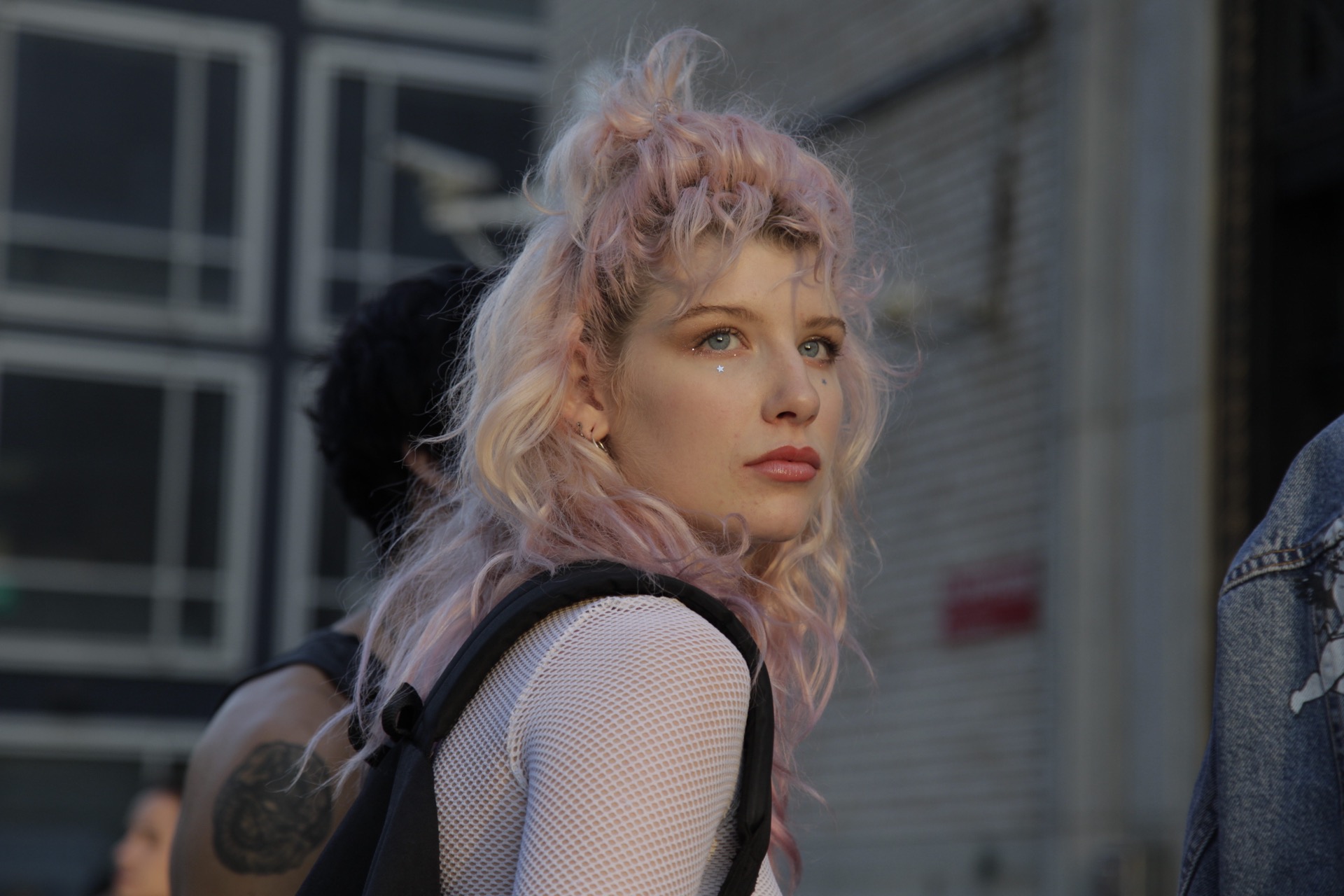 Cool kids NYFW 🍒 DNAMAG