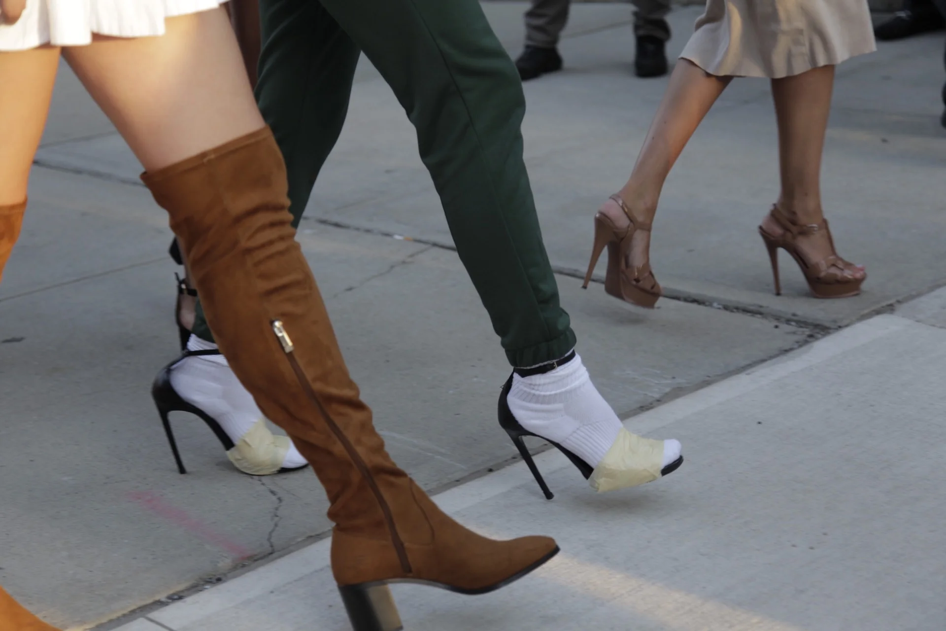 Cool kids NYFW 🍒 DNAMAG