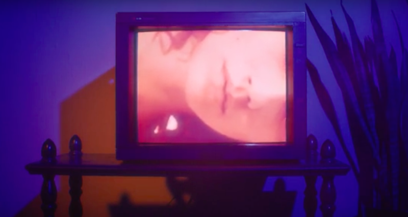 Watch Tei Shi's Video 'Keep Running'