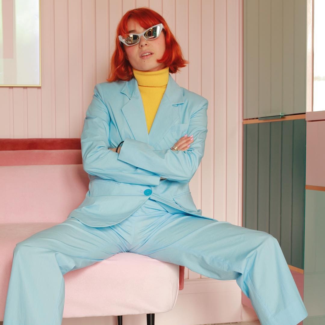 How to Wear Primary Colors