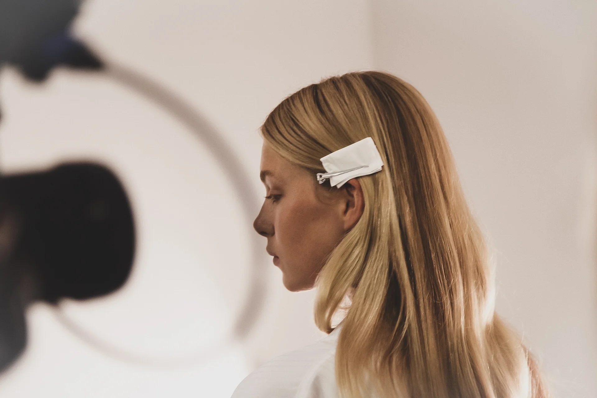 backstage at Noon By Noor SS19 (photo: Veselina Tsankova) // DNAMAG