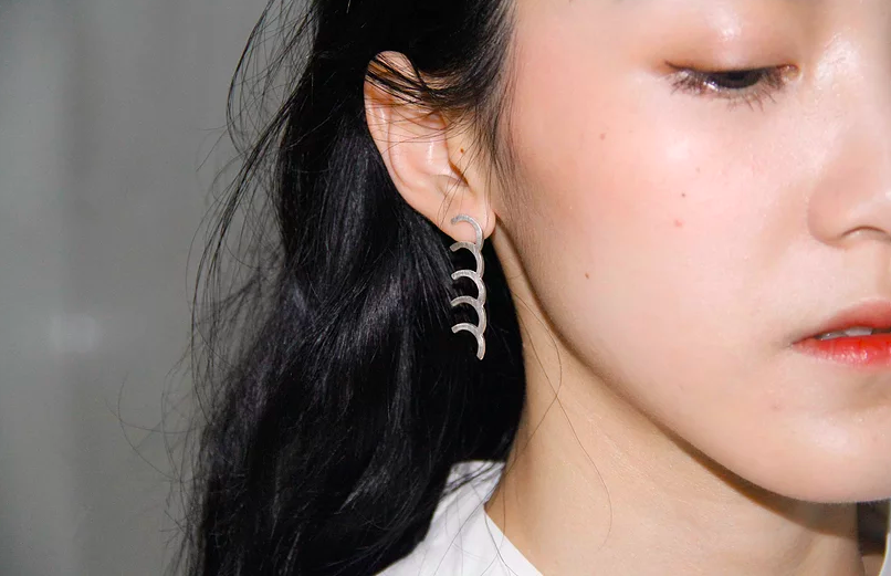 Single Chain Bracelet as earrings by Ellan Huang // DNAMAG