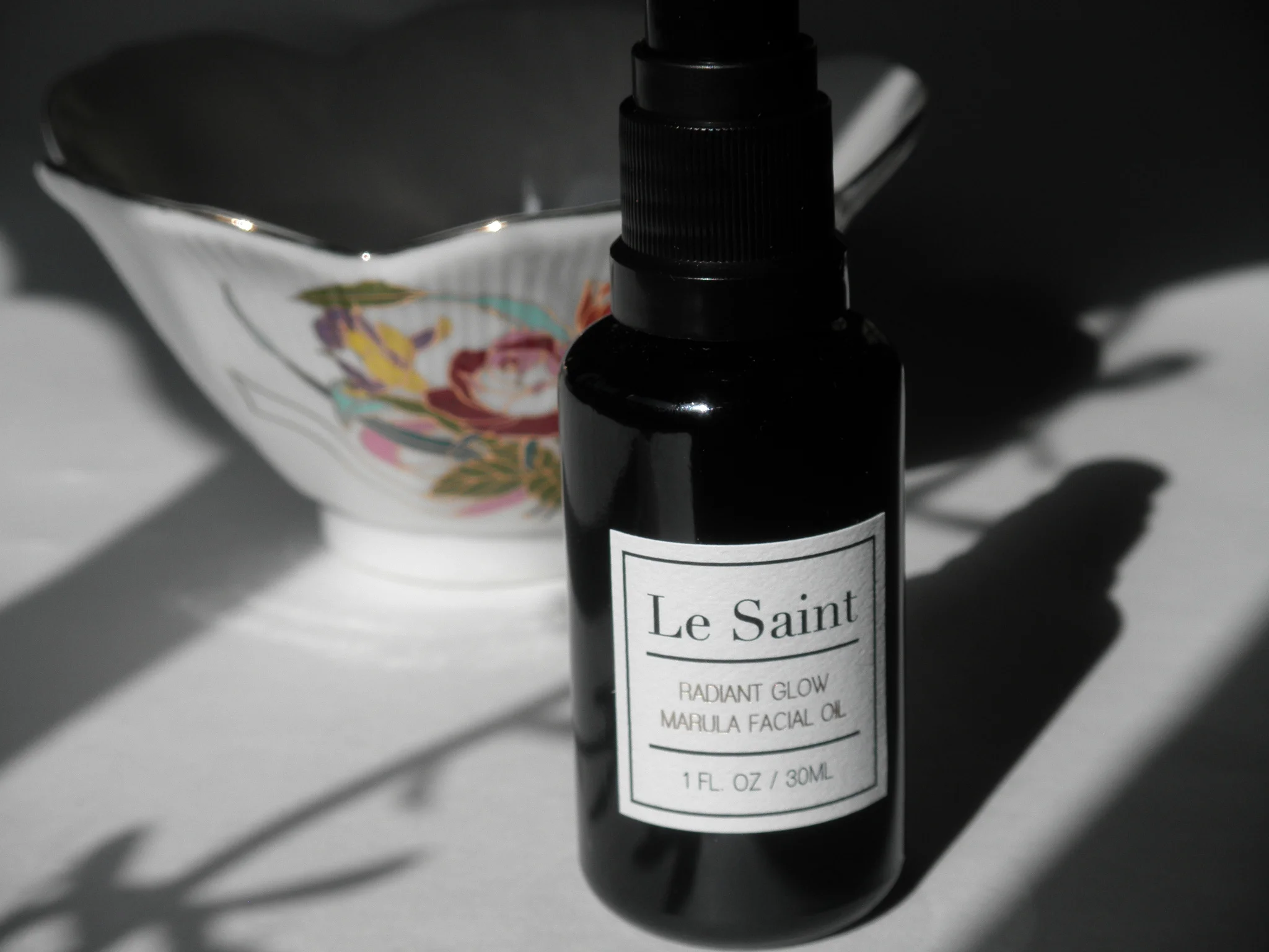 Our review of Le Saint Radiant Glow Marula Facial Oil // DNAMAG