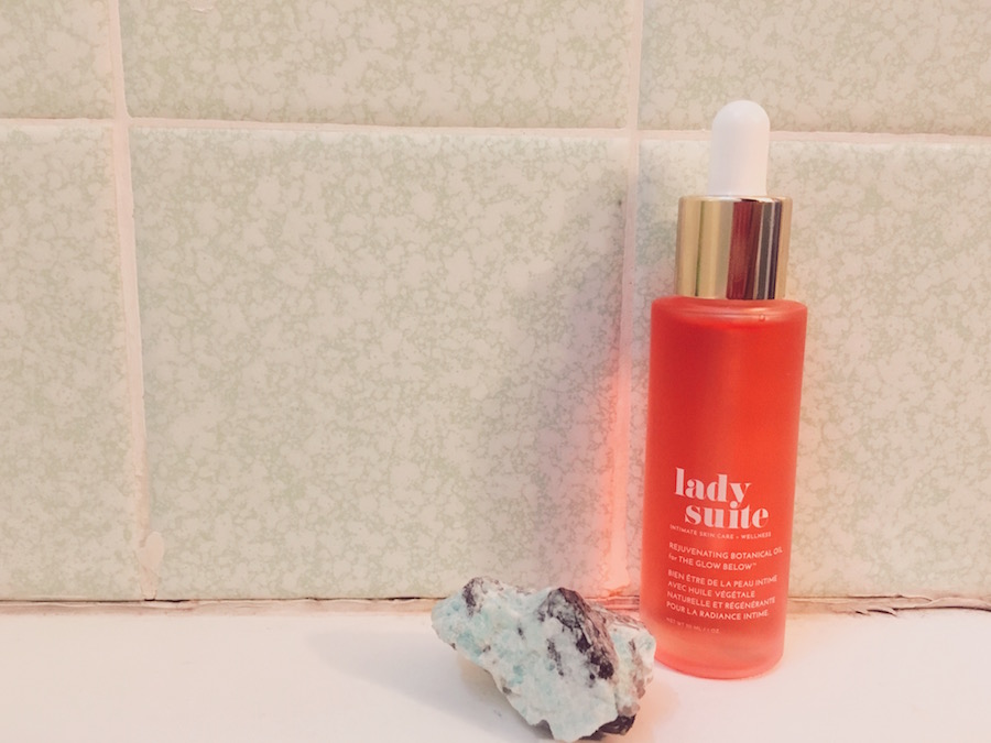 Review: Lady Suite Rejuvenating Botanical Oil 