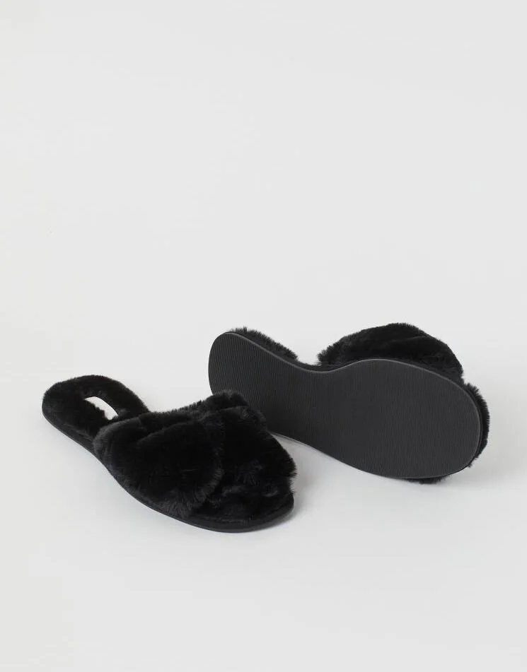 H&M faux fur indoor slippers
