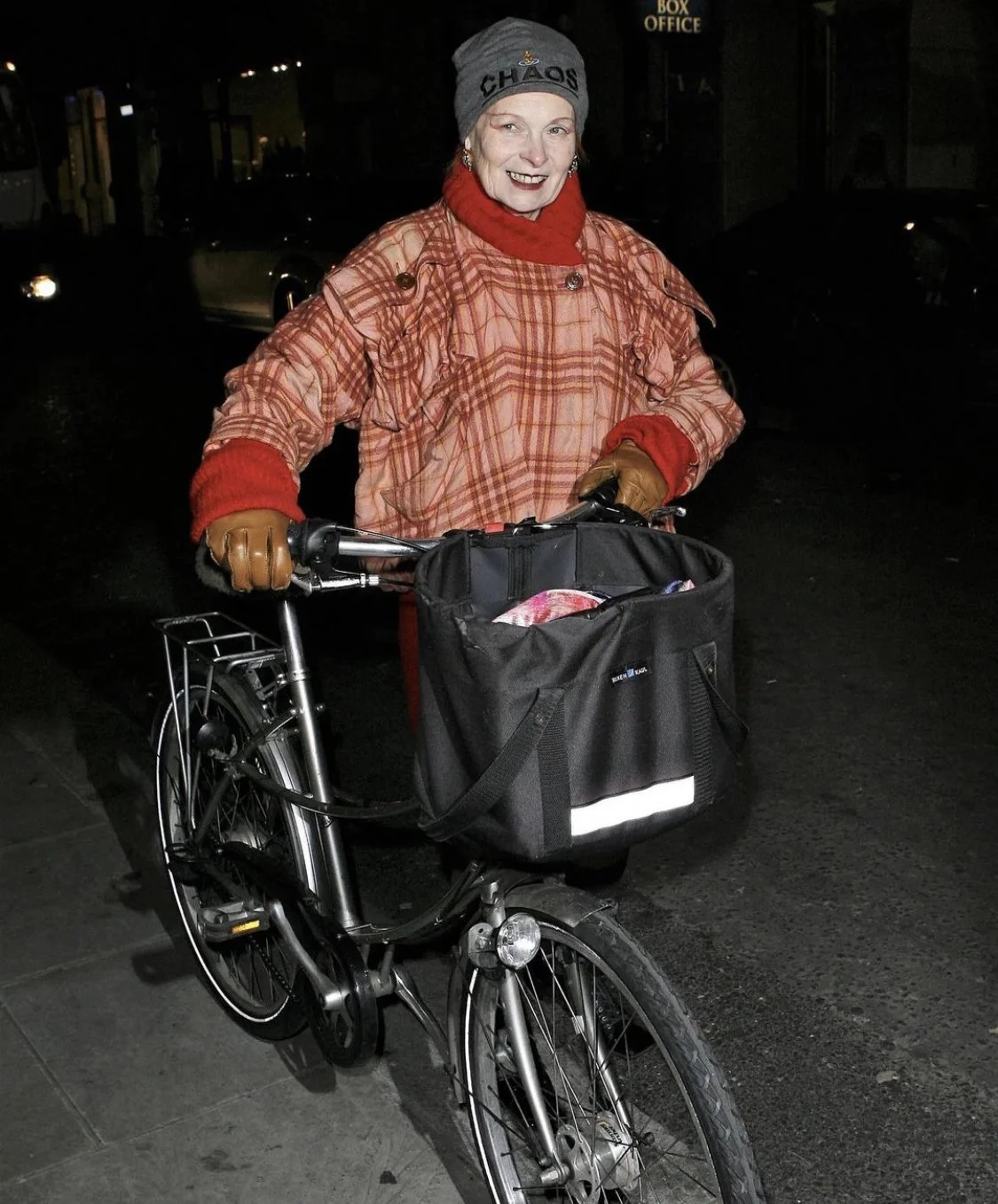 Favorite 5 Instagrams of the Week: Ode to Vivienne Westwood 🇬🇧