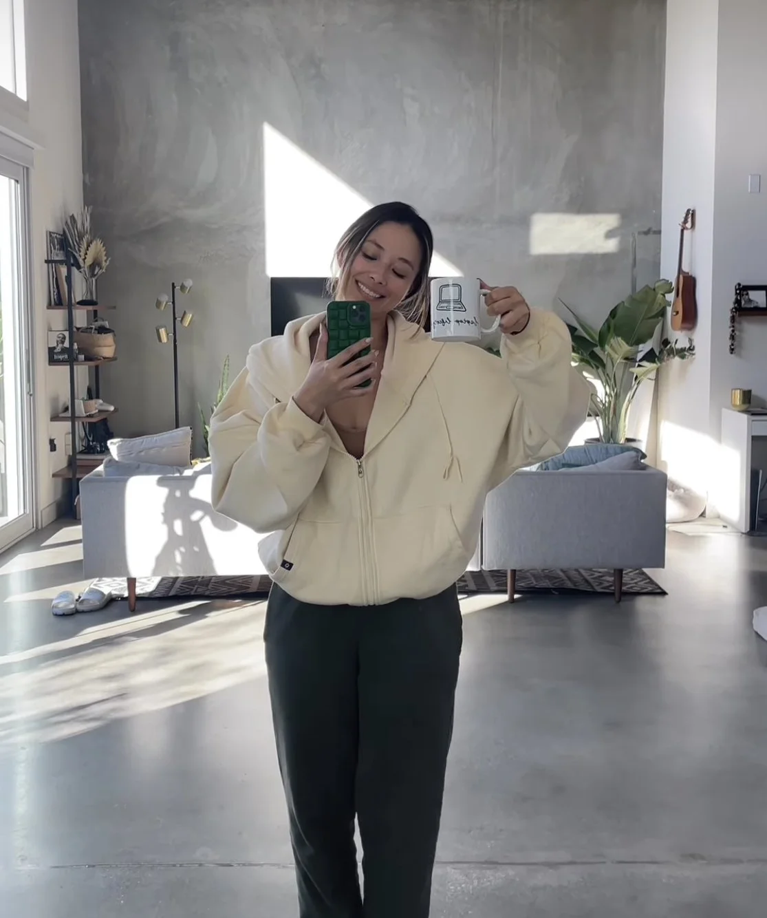 Creative 101: How Many Side Hustles Do I Need Until I Make it My Main Hustle