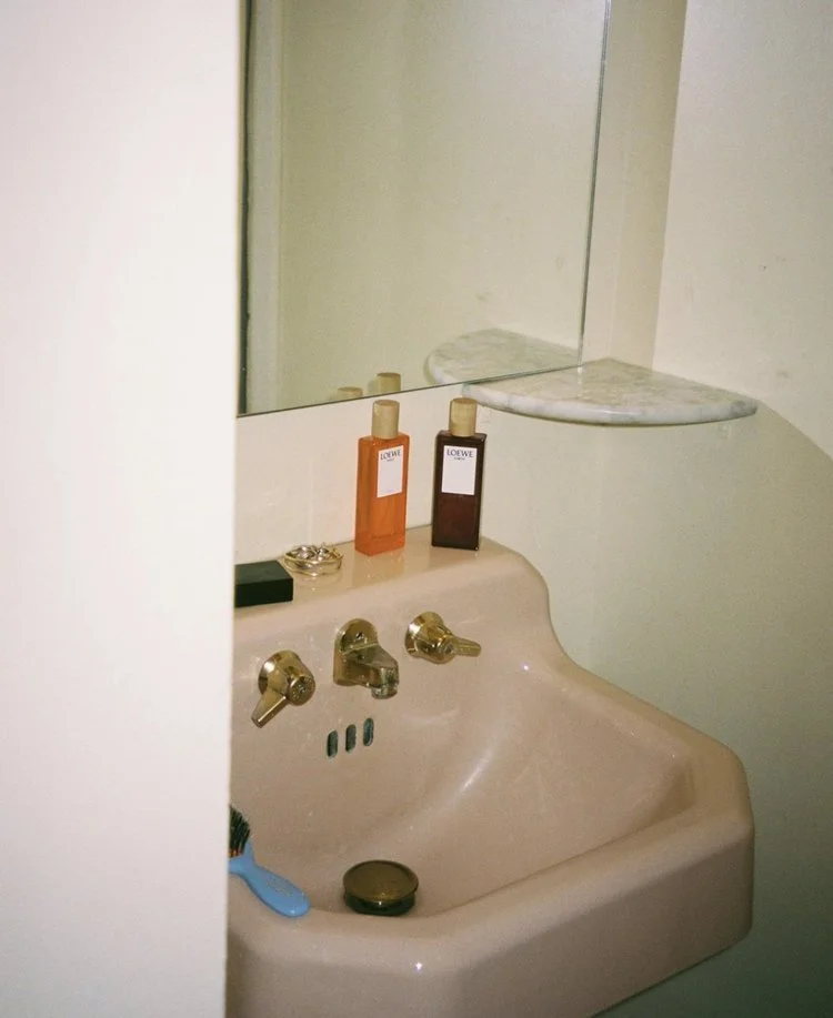 Favorite 5 Instagrams of the Week: Bathroom Aesthetics