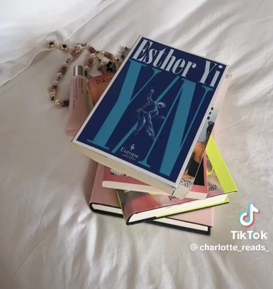 Playlist: Music While Reading 📚 And Some Book Recommendations