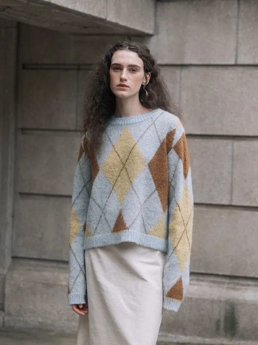 Monochrome argyle wool sweater