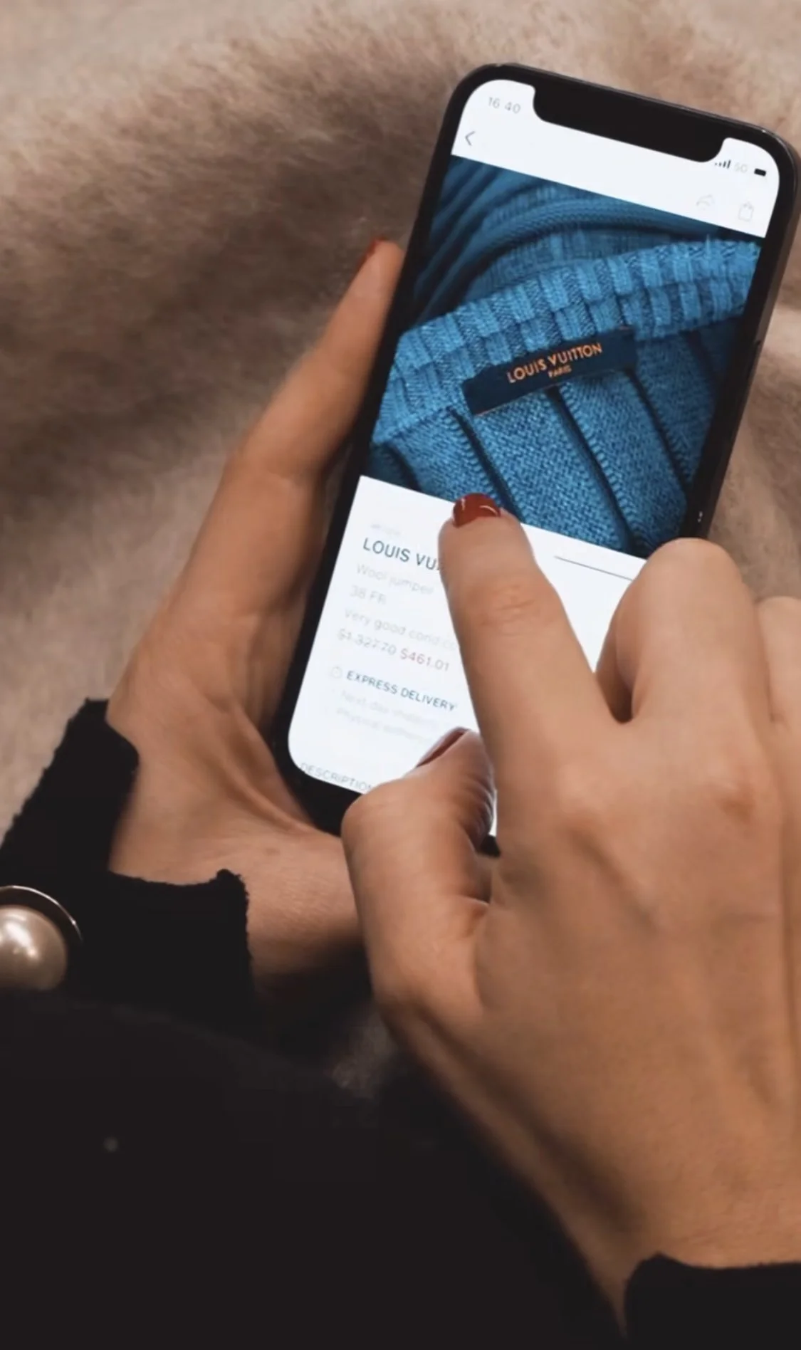 Vestiaire Collective is Hiring a UX Copywriter (NYC)