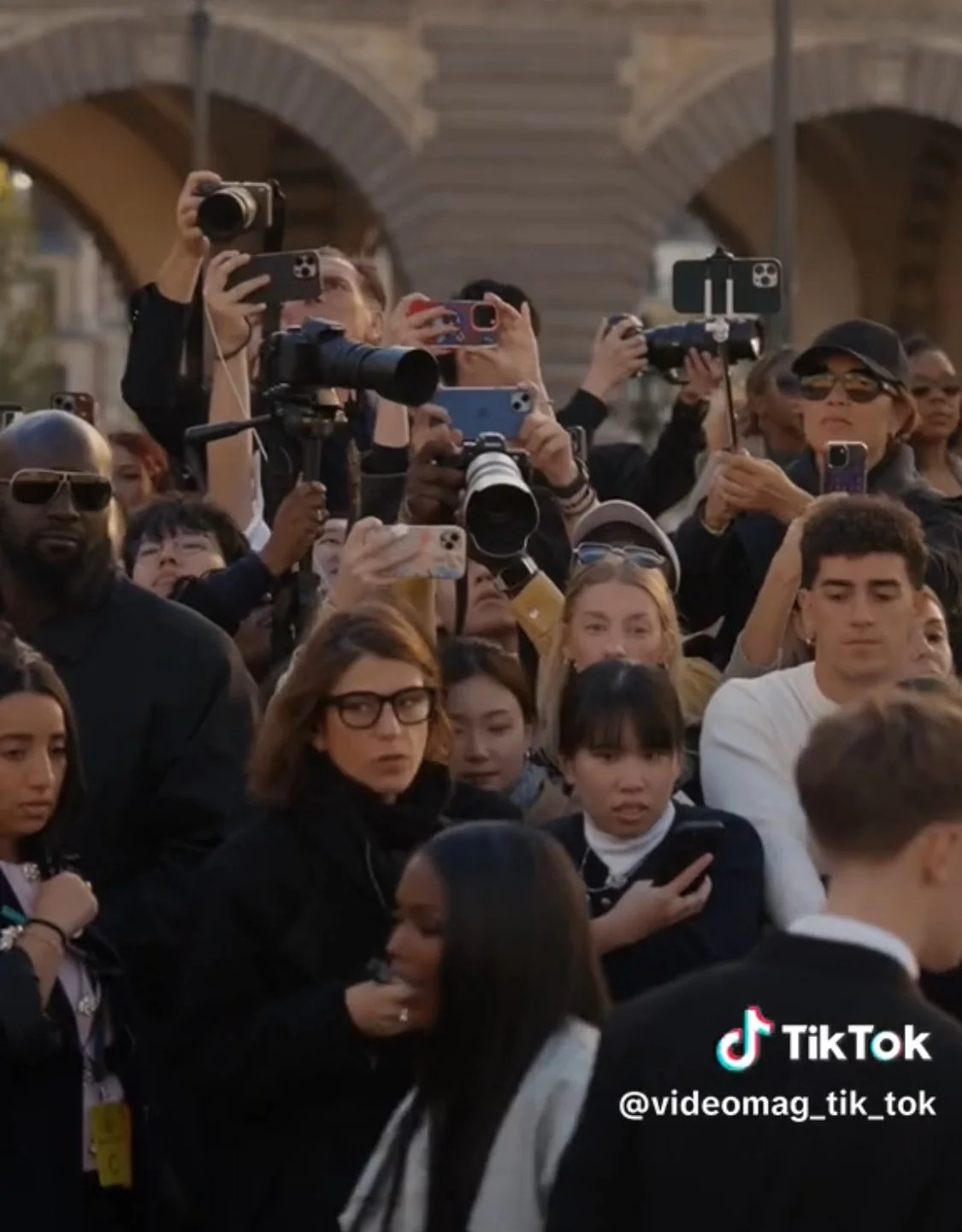5 Good TikToks From Paris Fashion Week Spring 2025 Street Style
