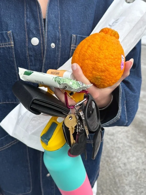 girlgrip2.jpg