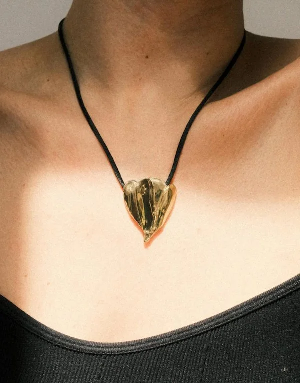 anita berisha tulip necklace